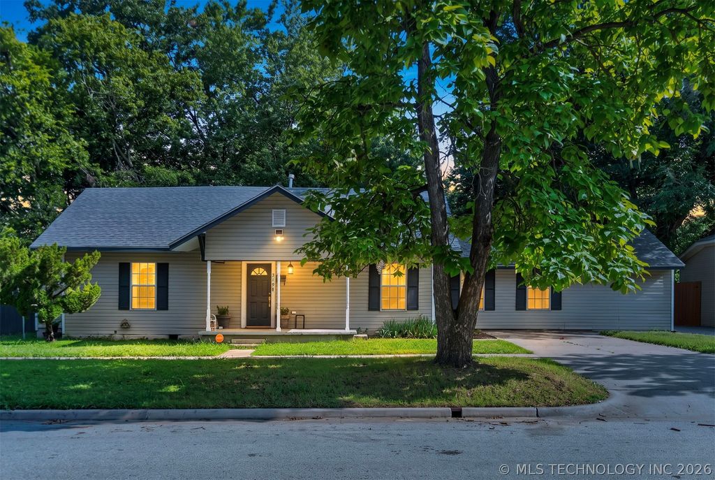 319 W Bryan Avenue, Sapulpa, OK 74066