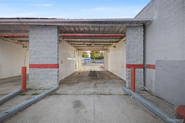19639 W Warren Avenue, Detroit, MI 48228