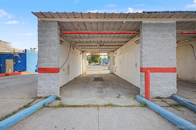 19639 W Warren Avenue, Detroit, MI 48228