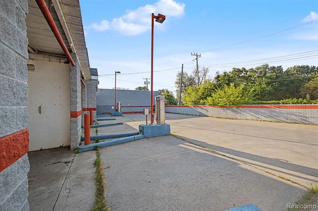 19639 W Warren Avenue, Detroit, MI 48228