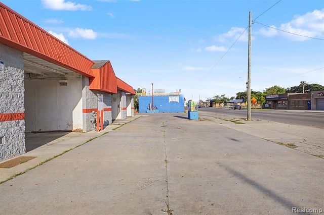 19639 W Warren Avenue, Detroit, MI 48228
