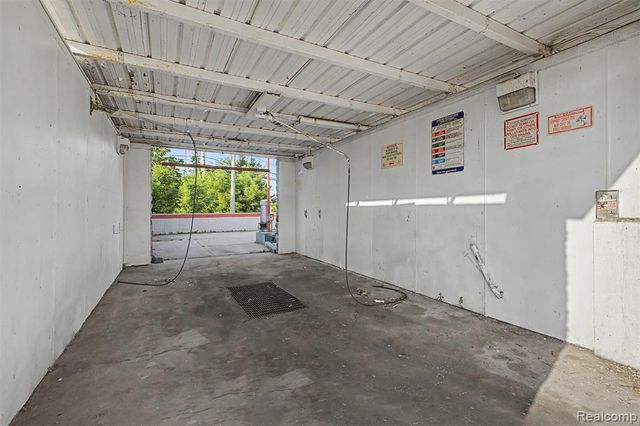 19639 W Warren Avenue, Detroit, MI 48228