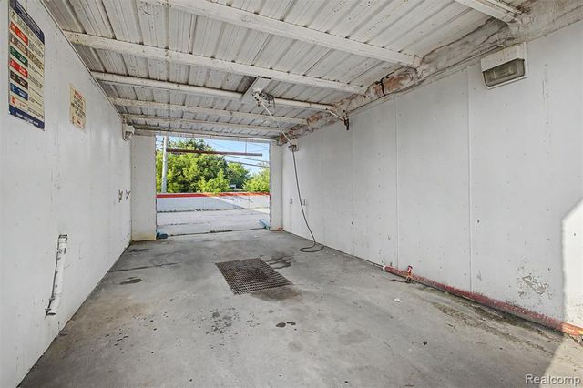 19639 W Warren Avenue, Detroit, MI 48228