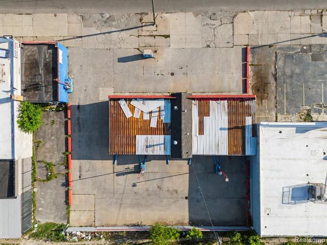 19639 W Warren Avenue, Detroit, MI 48228