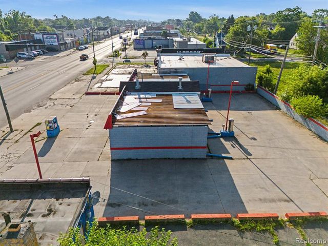 19639 W Warren Avenue, Detroit, MI 48228