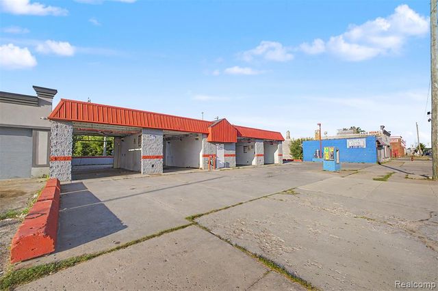 19639 W Warren Avenue, Detroit, MI 48228