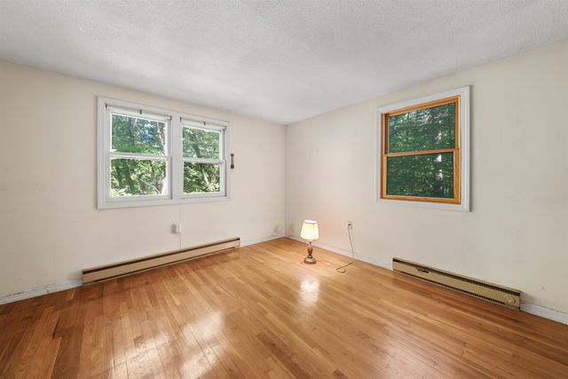 14 Denbow Road, Durham, NH 03824