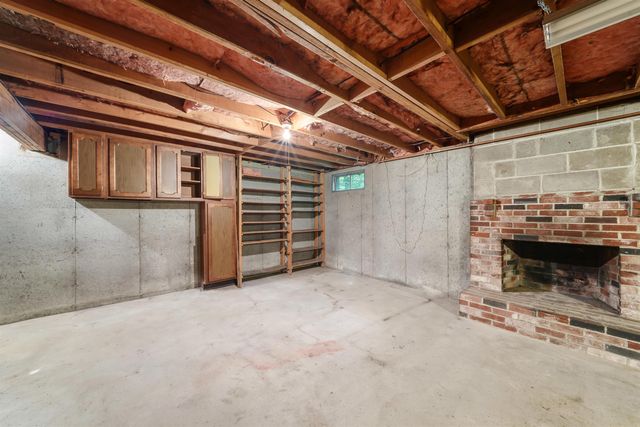 14 Denbow Road, Durham, NH 03824