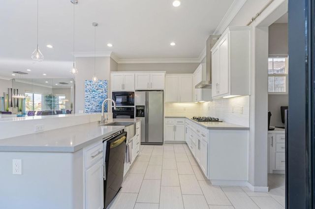 2 Pyramid Lake Court, Rancho Mirage, CA 92270