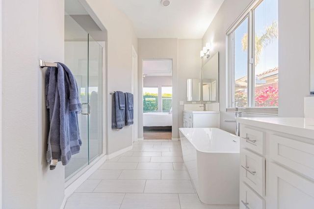 2 Pyramid Lake Court, Rancho Mirage, CA 92270