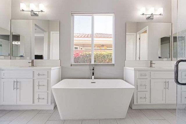 2 Pyramid Lake Court, Rancho Mirage, CA 92270