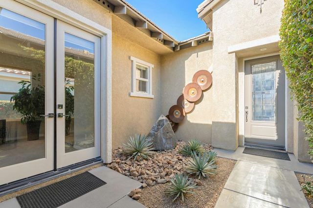 2 Pyramid Lake Court, Rancho Mirage, CA 92270