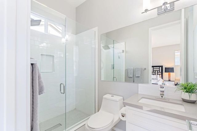 2 Pyramid Lake Court, Rancho Mirage, CA 92270