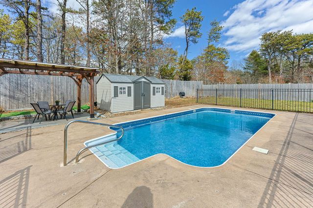 176 Beacon Street, South Yarmouth, MA 02664