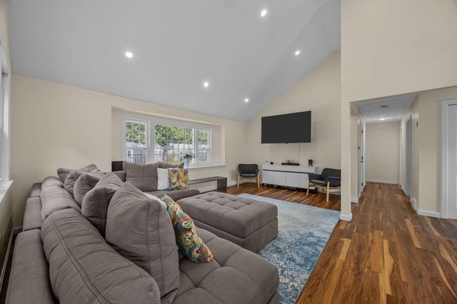 176 Beacon Street, South Yarmouth, MA 02664