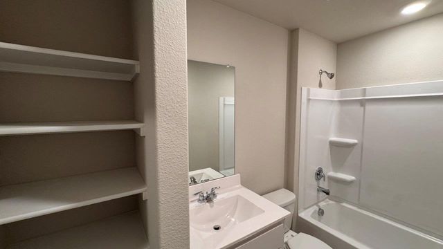 557 ARROYO Drive, Cleburne, TX 76033