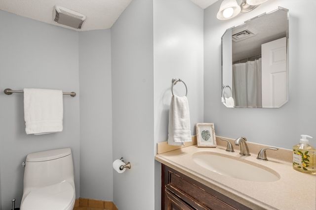 147 Kelton St 704, Boston, MA 02134