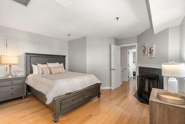 147 Kelton St 704, Boston, MA 02134