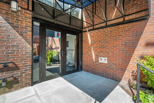 147 Kelton St 704, Boston, MA 02134