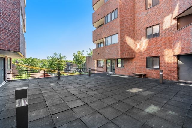 147 Kelton St 704, Boston, MA 02134
