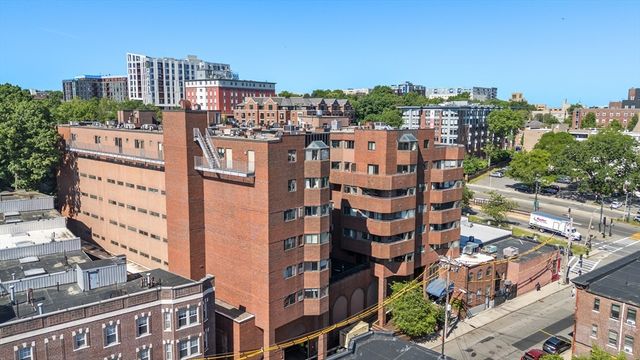 147 Kelton St 704, Boston, MA 02134