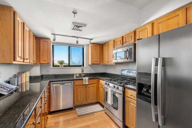 147 Kelton St 704, Boston, MA 02134