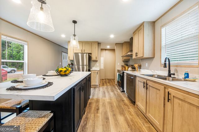 60 Bennys Drive, Cleveland, GA 30528