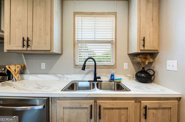 60 Bennys Drive, Cleveland, GA 30528