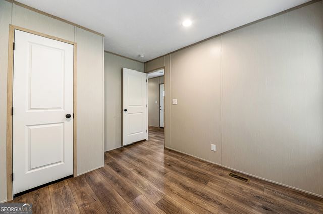 60 Bennys Drive, Cleveland, GA 30528
