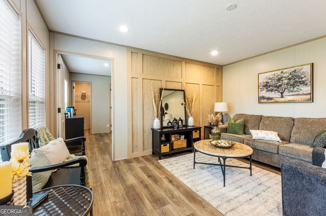 60 Bennys Drive, Cleveland, GA 30528