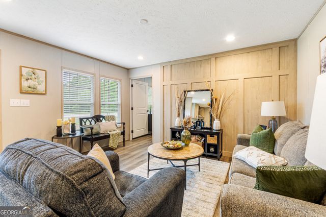 60 Bennys Drive, Cleveland, GA 30528