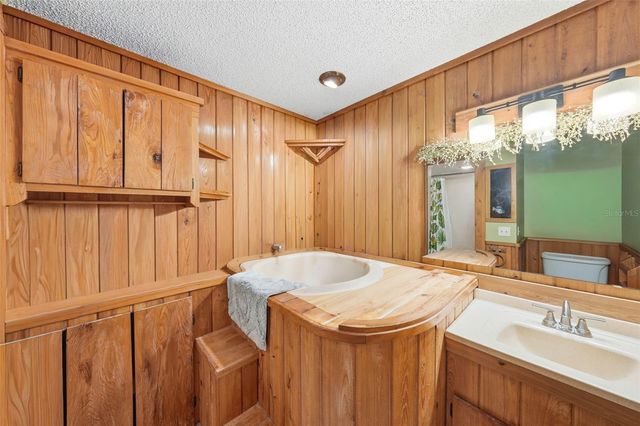 400 LAKESHORE DRIVE, Eustis, FL 32726