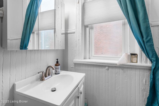 3846 Southern Pkwy, Louisville, KY 40214