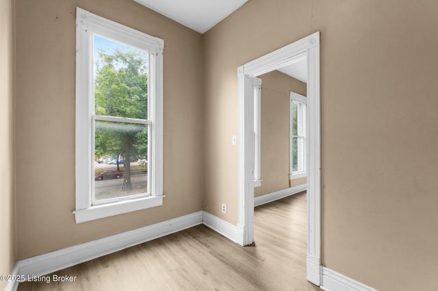 3846 Southern Pkwy, Louisville, KY 40214