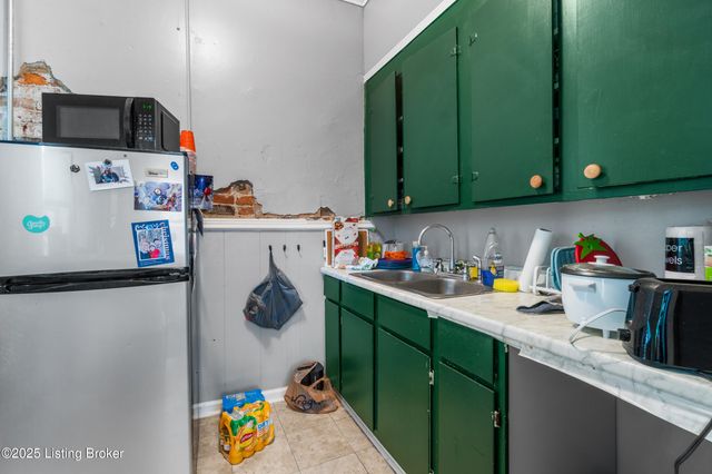 3846 Southern Pkwy, Louisville, KY 40214