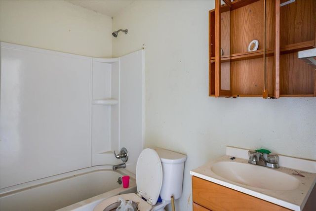 1507 E Del Mar St, Wichita, KS 67216