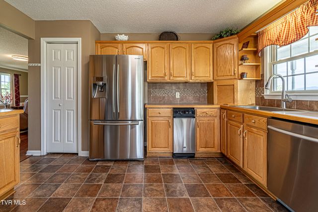 29349 Hawthorne Drive, Meadowview, VA 24361