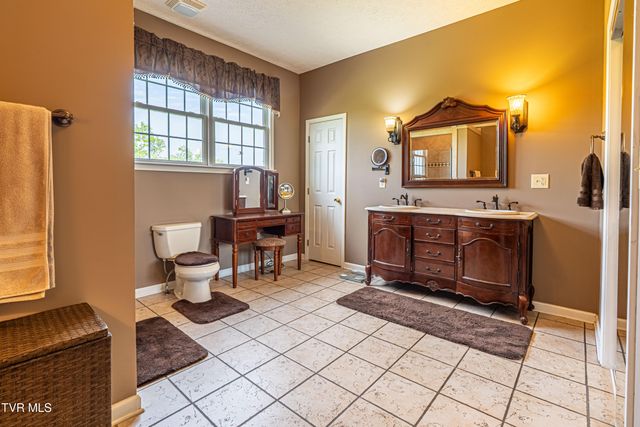 29349 Hawthorne Drive, Meadowview, VA 24361