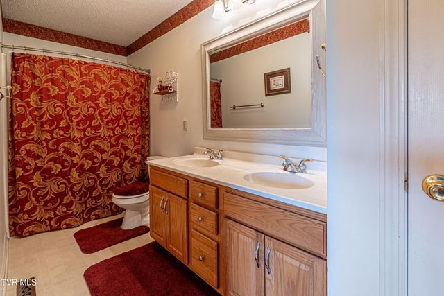 29349 Hawthorne Drive, Meadowview, VA 24361