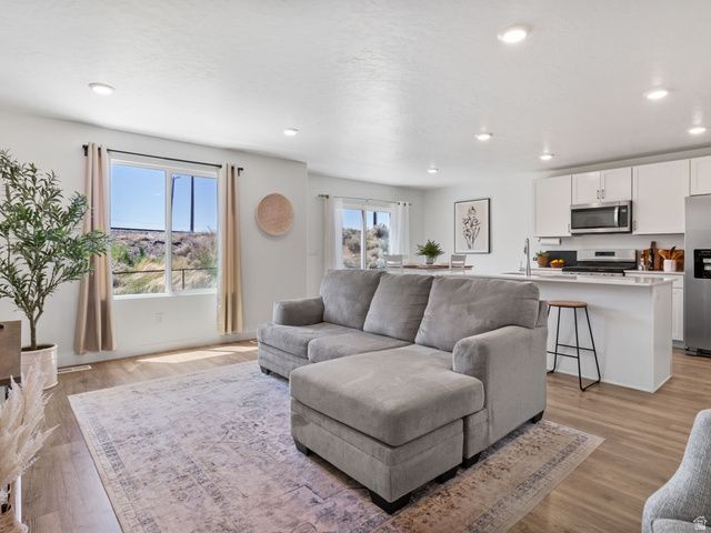 1356 S WINDY RIDGE DR, Spanish Fork, UT 84660