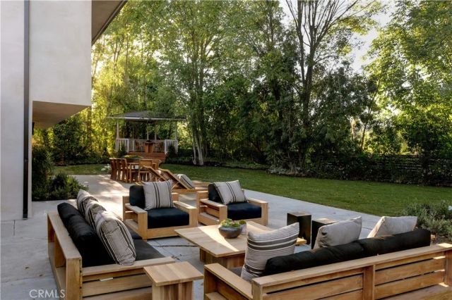 5557 Franrivers Avenue, Woodland Hills, CA 91367