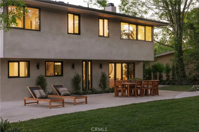 5557 Franrivers Avenue, Woodland Hills, CA 91367