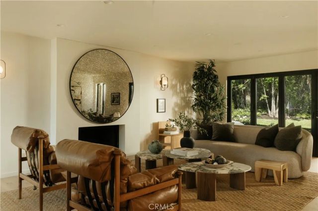 5557 Franrivers Avenue, Woodland Hills, CA 91367