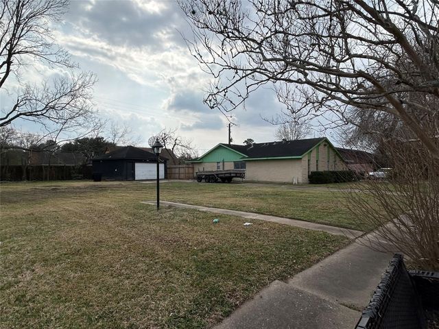 8218 Gulf Spring Lane, Houston, TX 77075