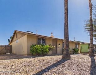 2541 W Vereda De La Manana, Tucson, AZ 85746