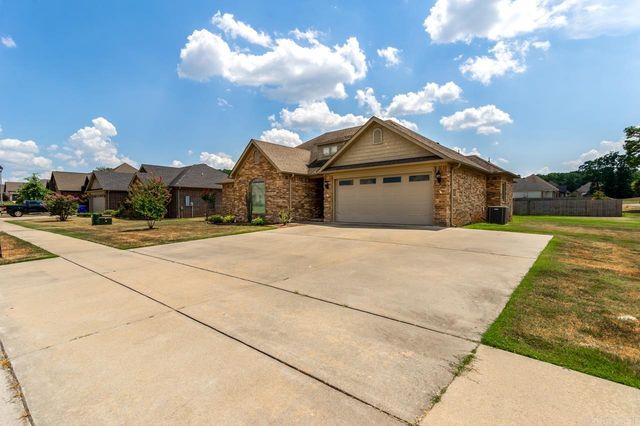 2775 PULASKI Drive, Conway, AR 72034