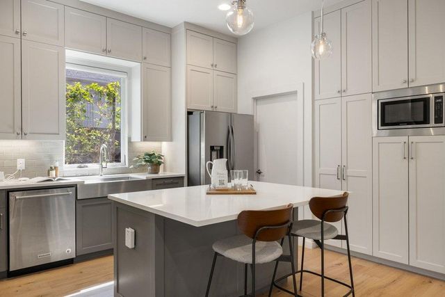 1605 Willow ST A, Austin, TX 78702