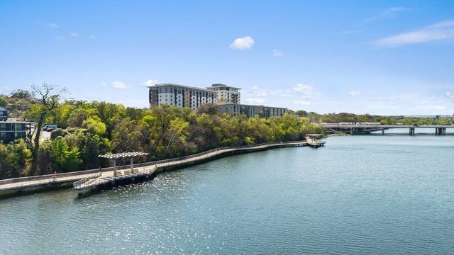 1605 Willow ST A, Austin, TX 78702