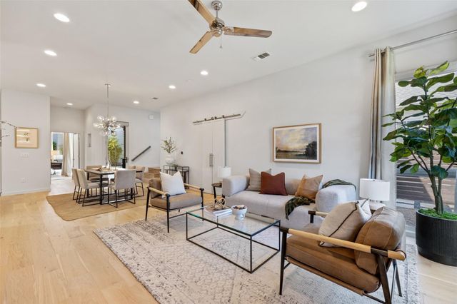 1605 Willow ST A, Austin, TX 78702