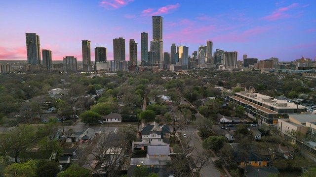 1605 Willow ST A, Austin, TX 78702